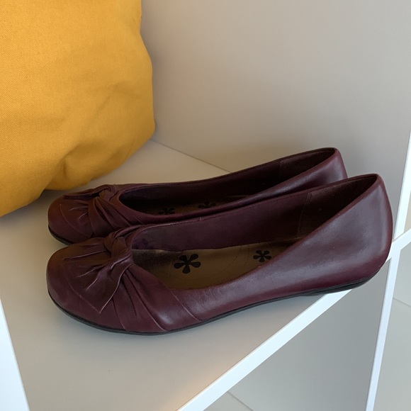 Bare Traps - purple leather flats, size 8, very good used condition - Picture 5 of 9